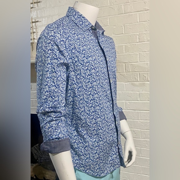 Men’s button down print shirt, small - Picture 8 of 9